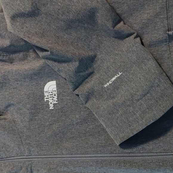 Grey The North Face coat w/hood - Picture 11 of 11